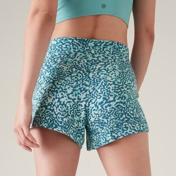 Athleta Balance Shortie Shorts 4” Size Small Clouded Leopard Blue - Picture 4 of 8